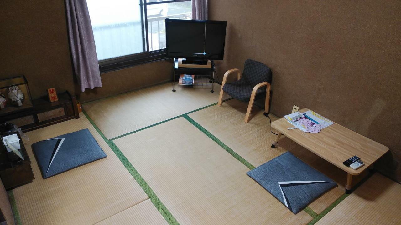 Walking Pilgrimage Hotel Tokiwa Ryokan Ozu  Eksteriør billede