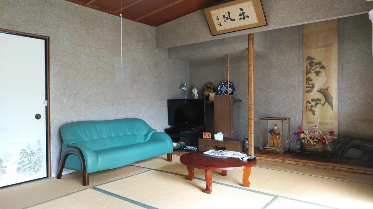 Walking Pilgrimage Hotel Tokiwa Ryokan Ozu  Eksteriør billede